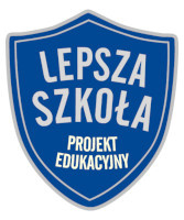 Napis Lepsza szkoła projekt edukacyjny na niebieskim tle